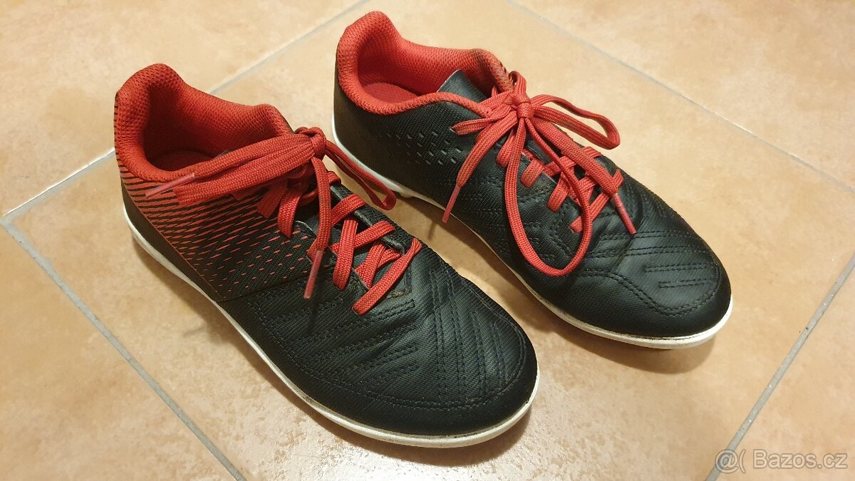 dětské kopačky Kipsta vel: 33