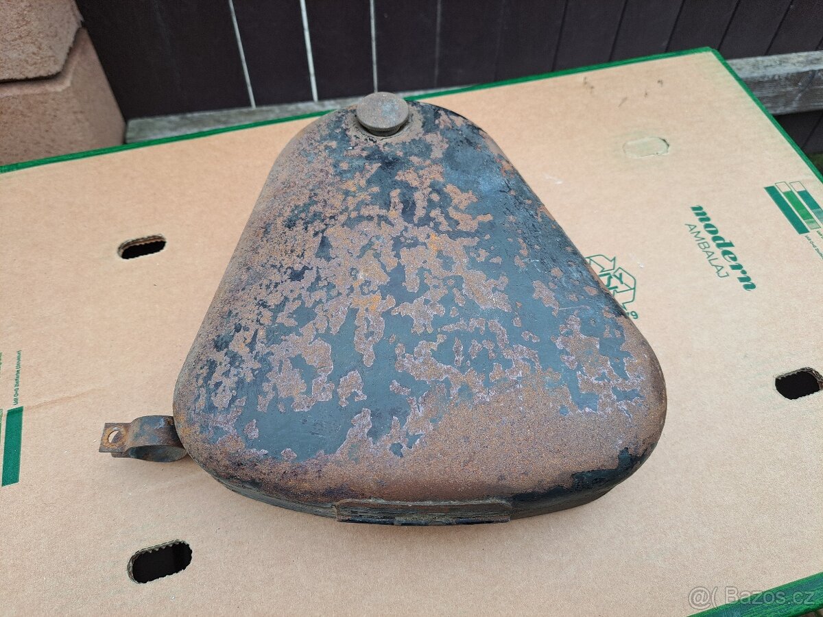 CZ 125 T zetka kastlík schránka nářadí