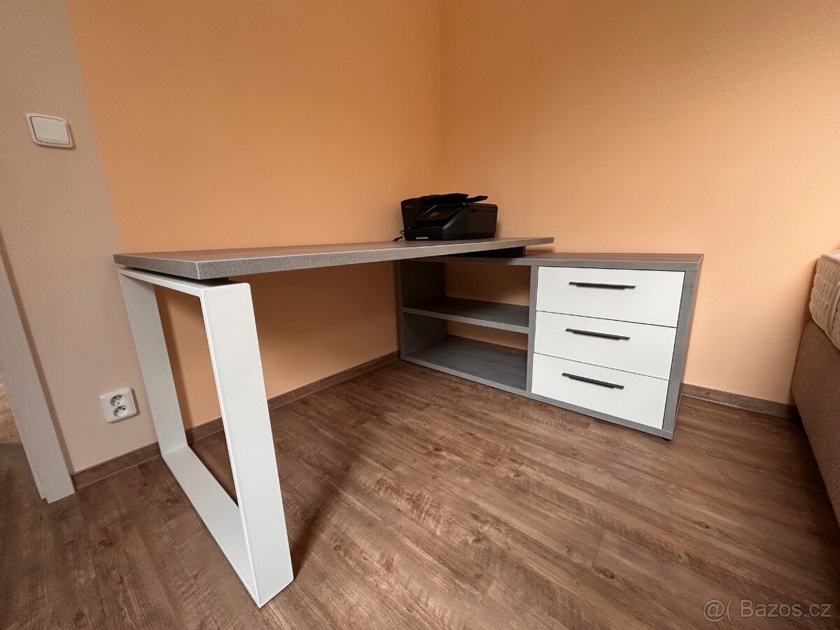 Pracovní stůl – super stav