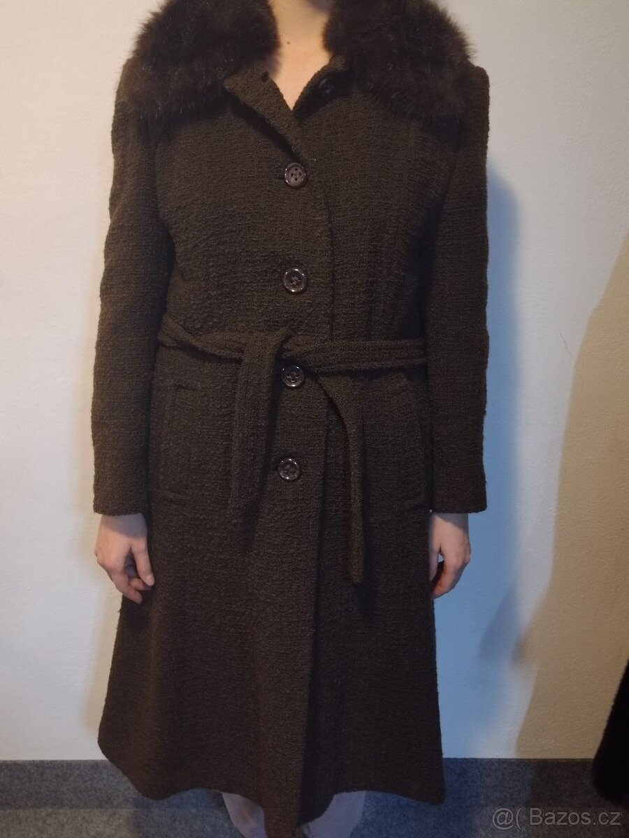 Elegantní vintage kabát OT Prostějov – výborný stav