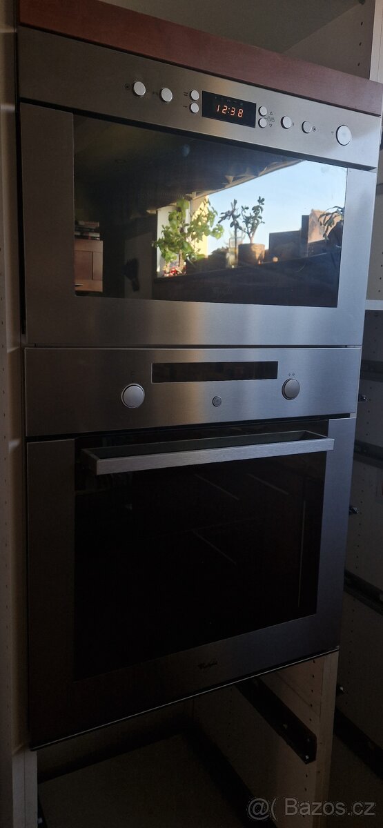 Vestavná mikrovlnná trouba Whirlpool