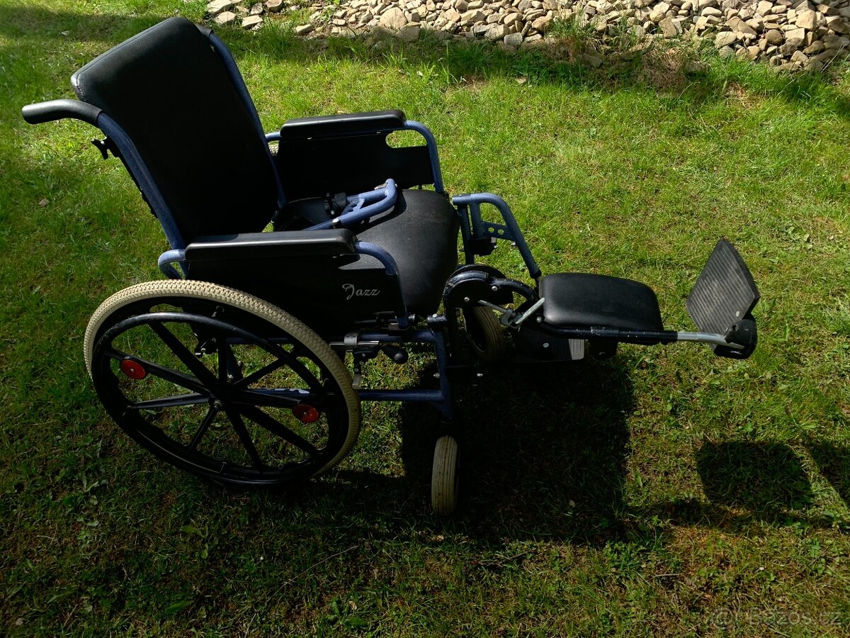 Mechanický invalidní vozík š. 48 cm
