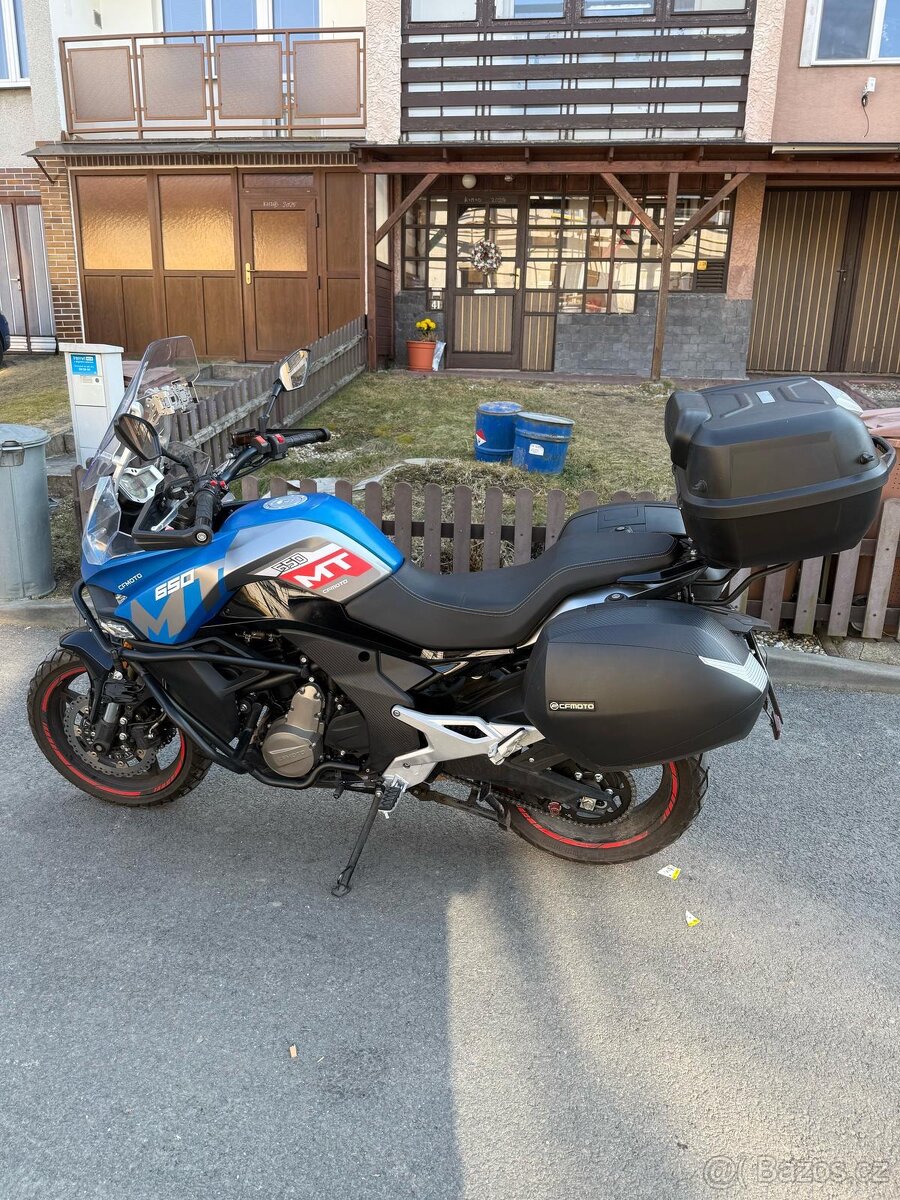 CF Moto 650MT