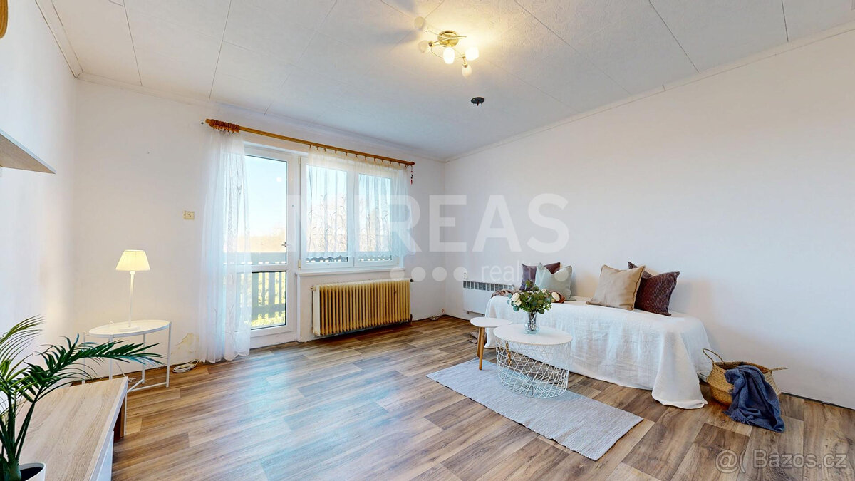 Mcely, prodej bytu 3+1 v OV, 75 m2 + 2 balkóny 10 m2, okr. N