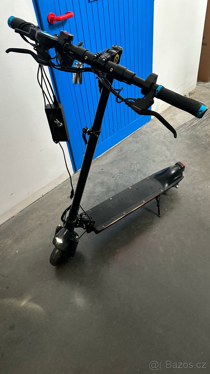 Elektrokoloběžka ST8001