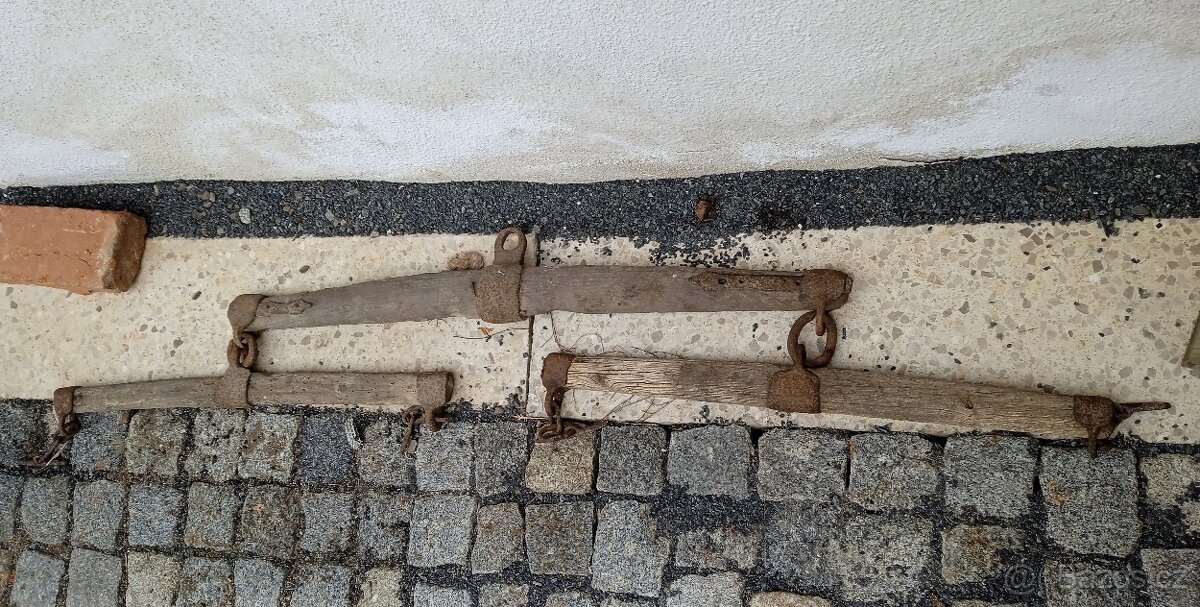 Rozporka,váhy,staré zemědělské pomůcky