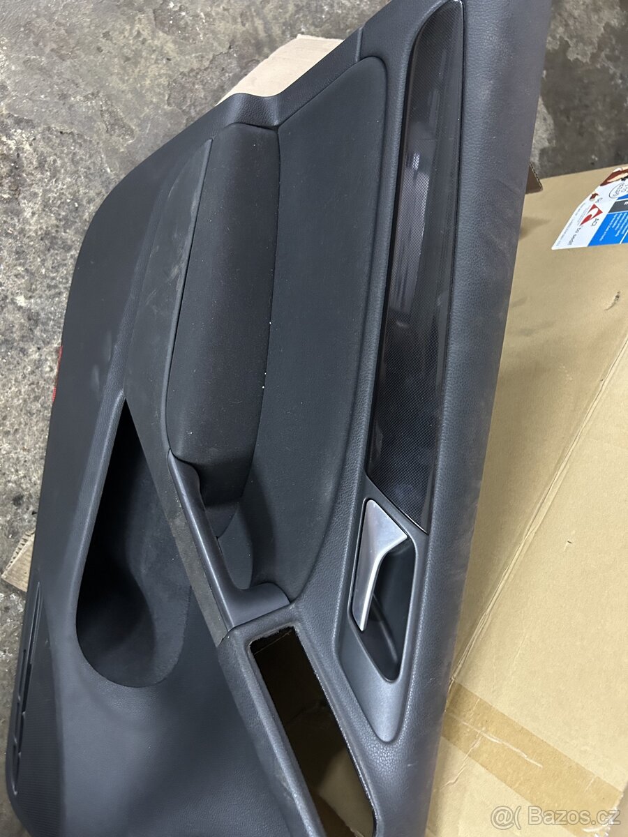 tapecírunk na řidičovy dveře golf 6 hatch