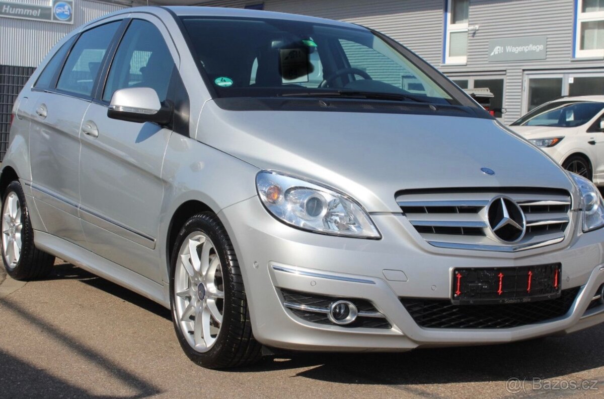 Mercedes-Benz B200 SportAutotronic Navi Alu Tažné 2x klíče