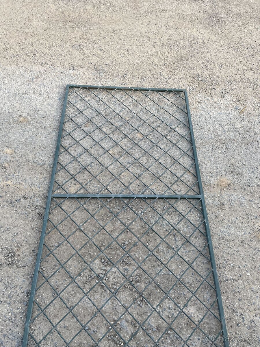 Kovový panel/pole z jeklů