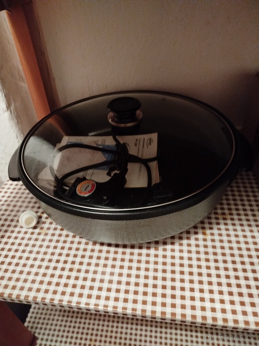Prodám elektrickou pánev