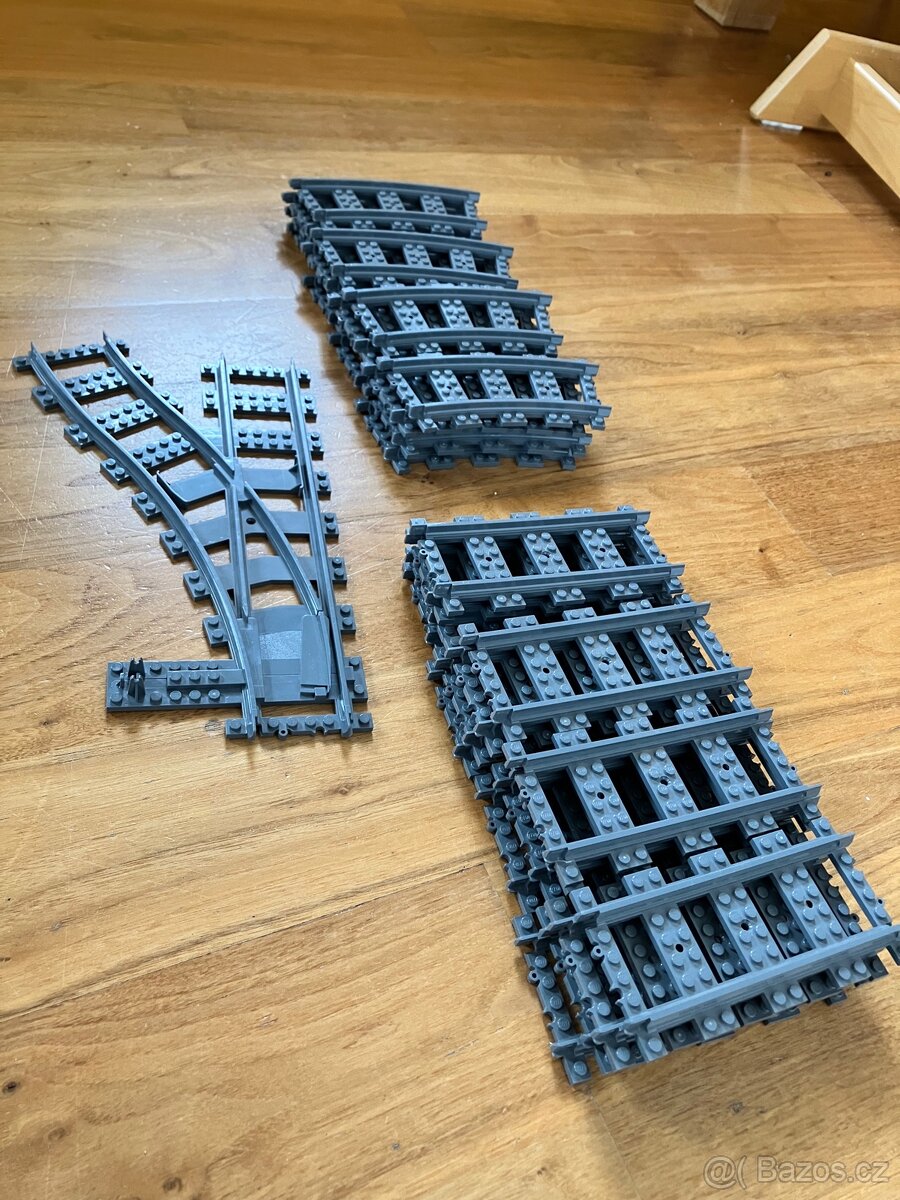 LEGO city koleje k vláčku