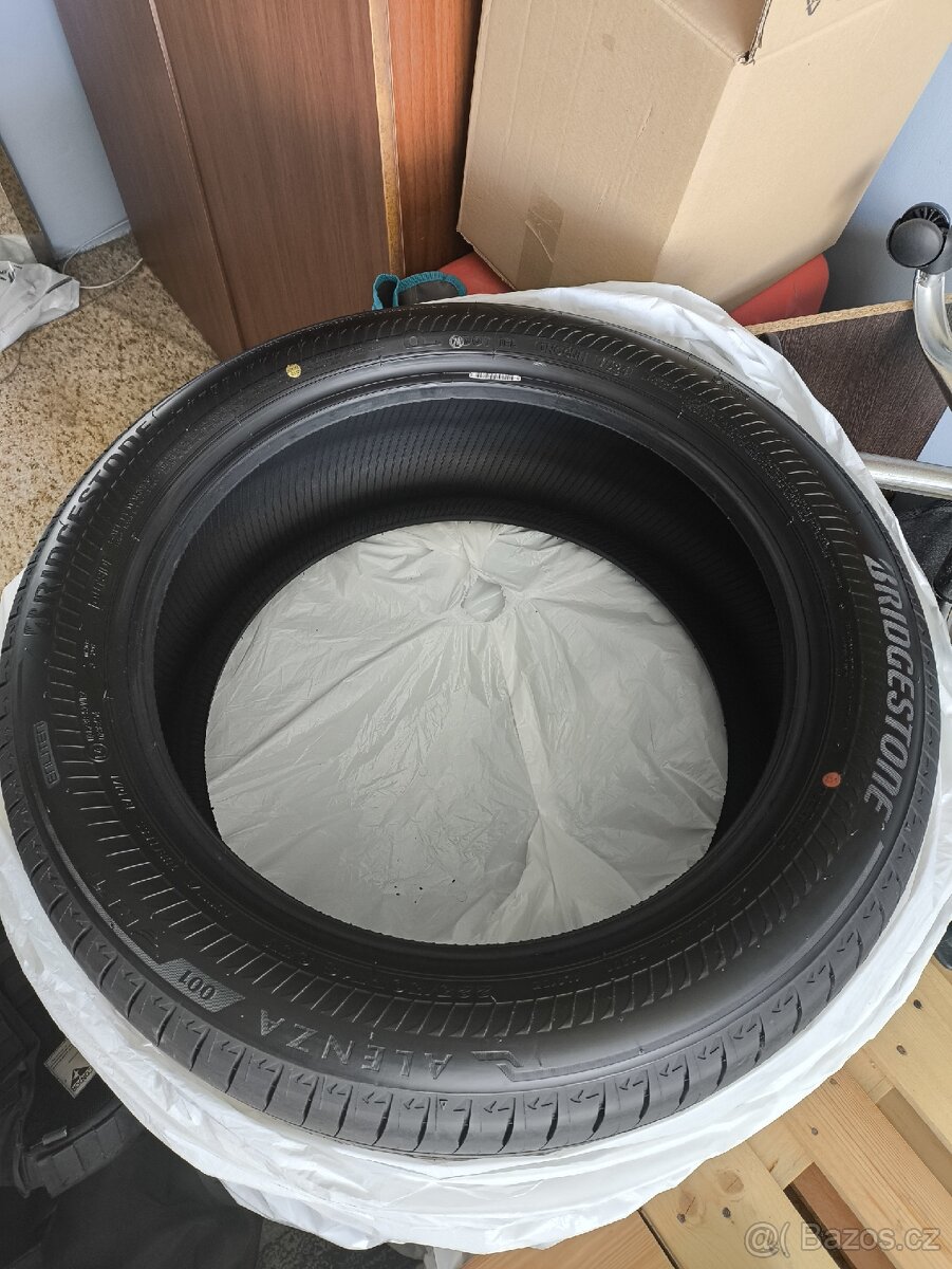 Bridgestone Alenza 001 225/50/18