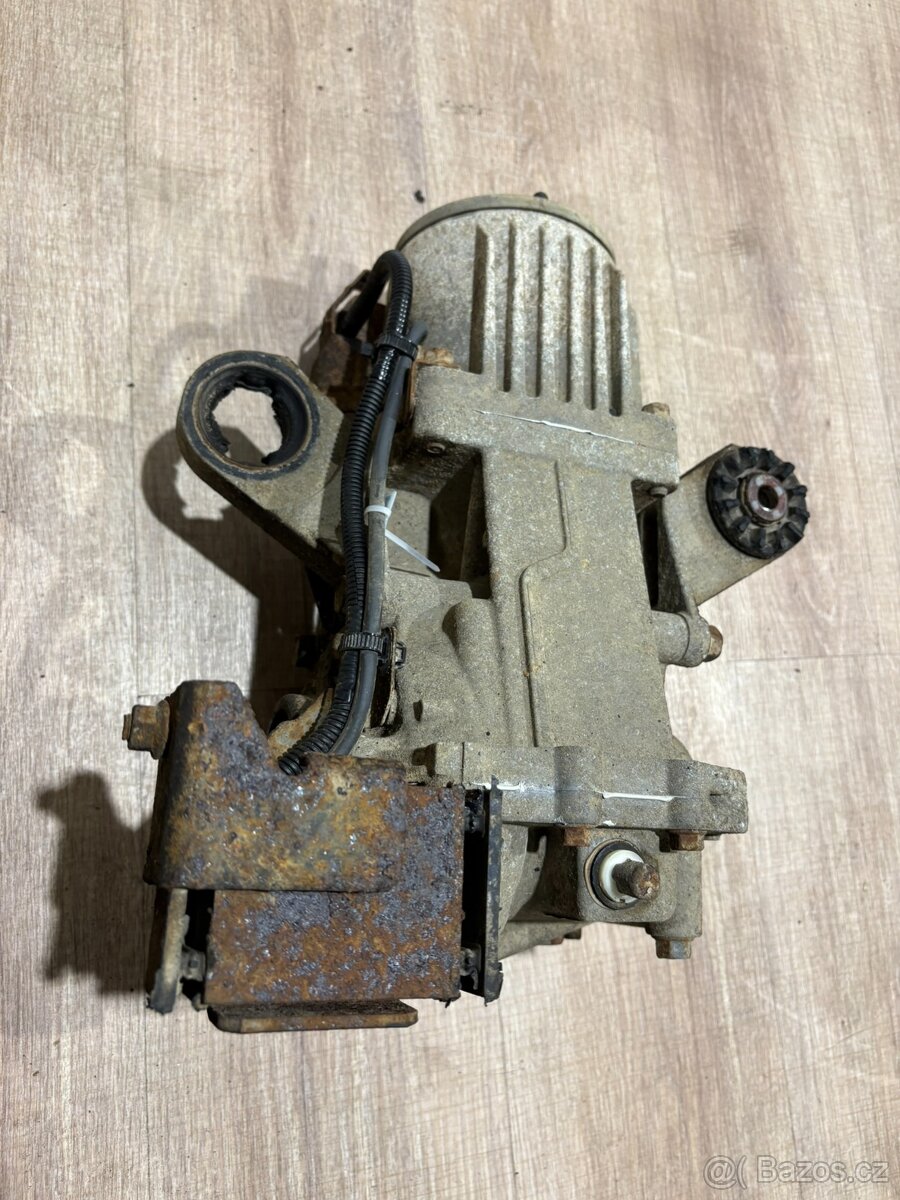 // Zadní dif. Citroen C-Crosser 2.2 HDI //