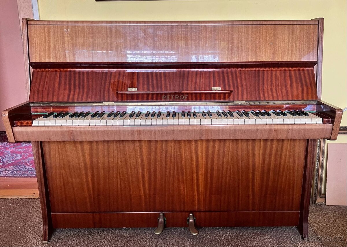 Pianino Petrof