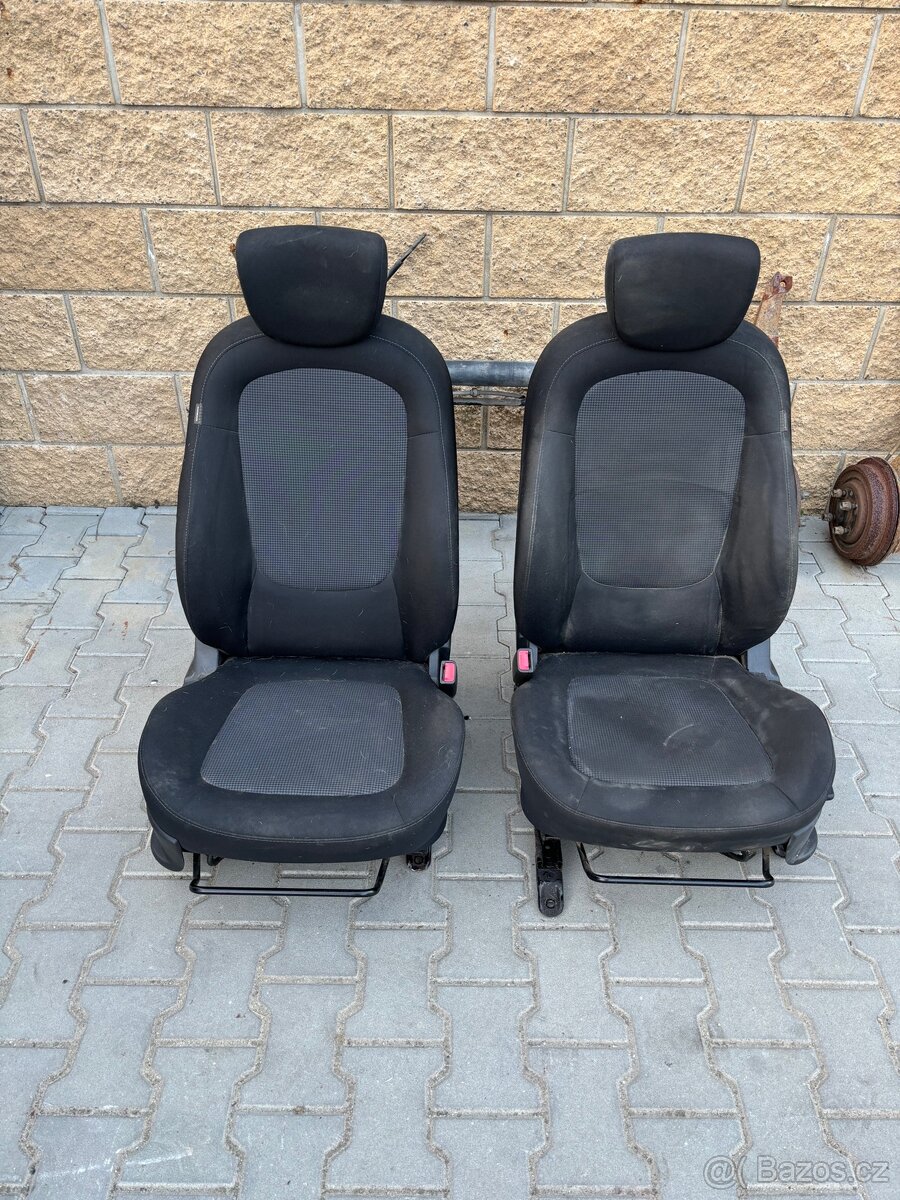 Sedačky Hyundai i20