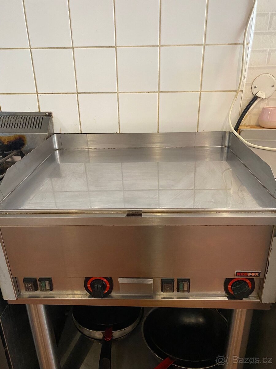 GRILOVACÍ DESKA REDFOX 60E hladká chromovaná