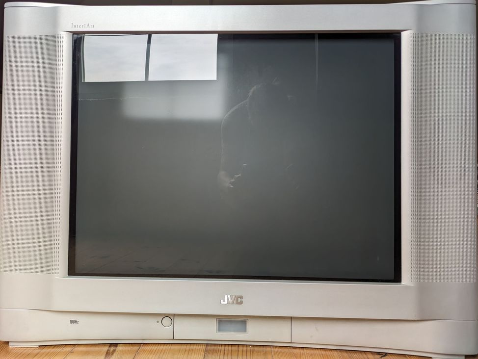 Barevná stereo CRT TV JVC 68cm 100Hz