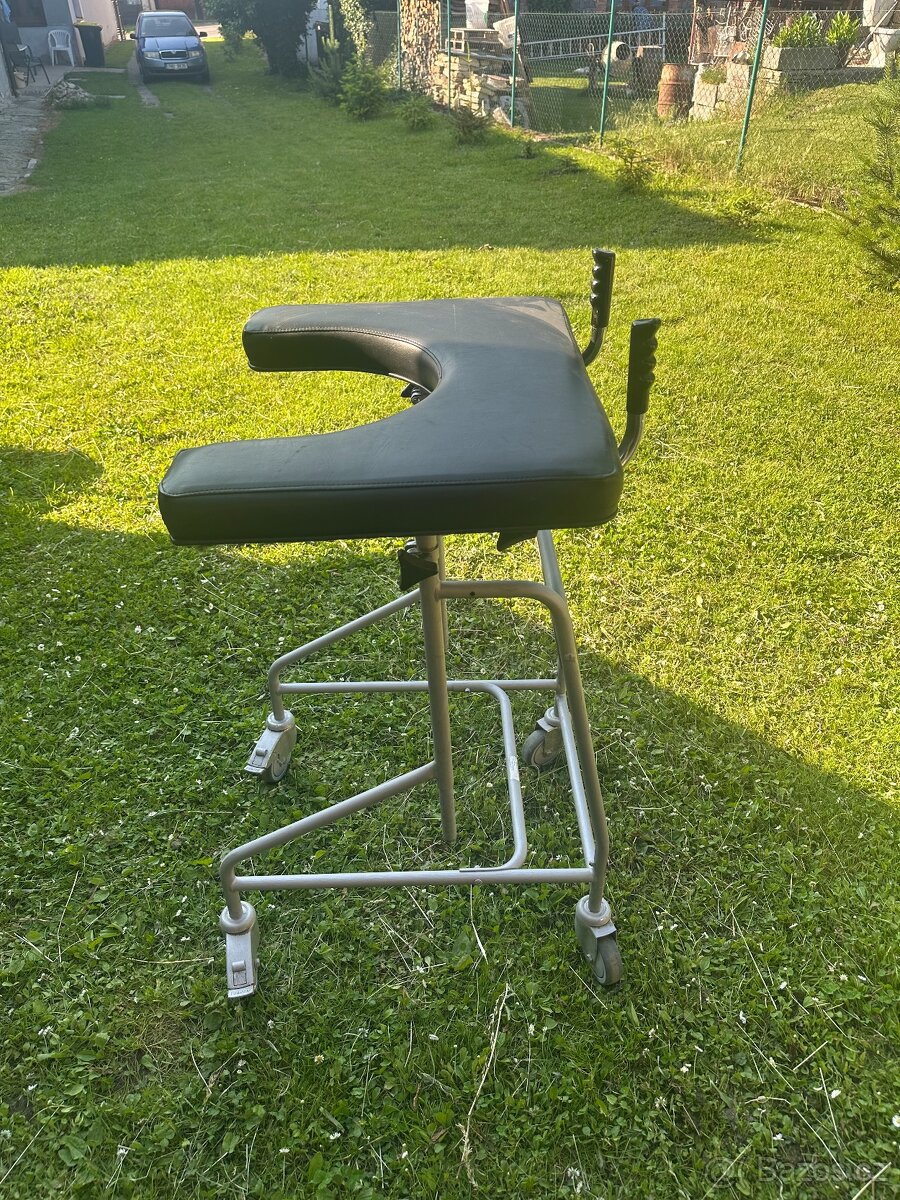 Chodítko vysoké