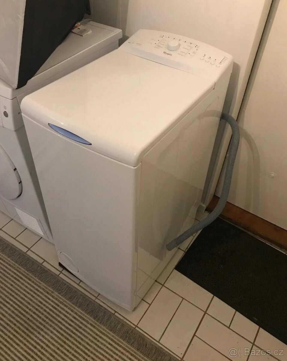 úzká pračka s horním plněním Whirlpool A+