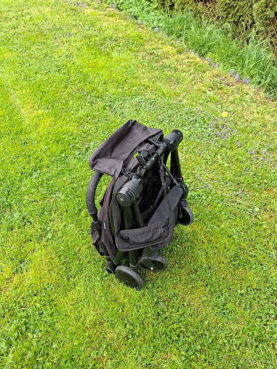 Kinderkraft kočárek sport Pilot 2021 Black