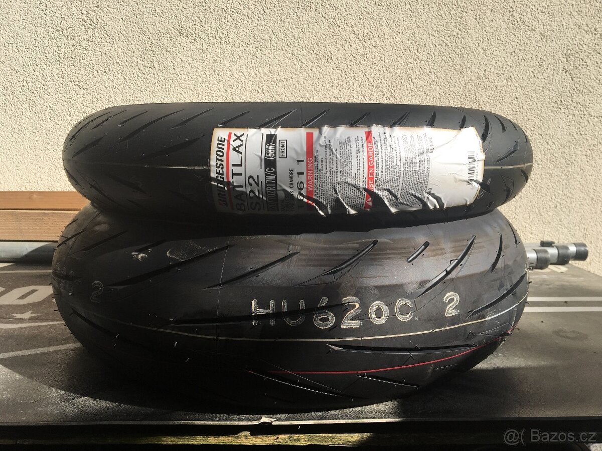 Bridgestone Battlax S22 180/55ZR 17 a 120/70 ZR 17