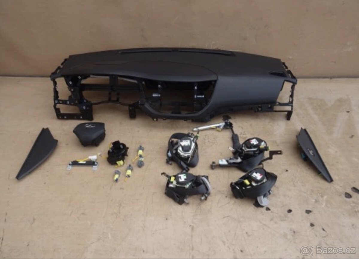 Hyundai Tucson III přístrojová deska AIRBAG