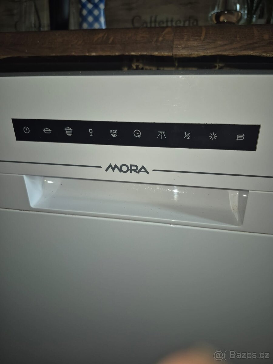 Myčka Mora