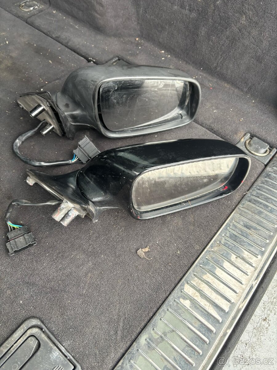 Skoda octavia 1 - zpětná zrcátko v el