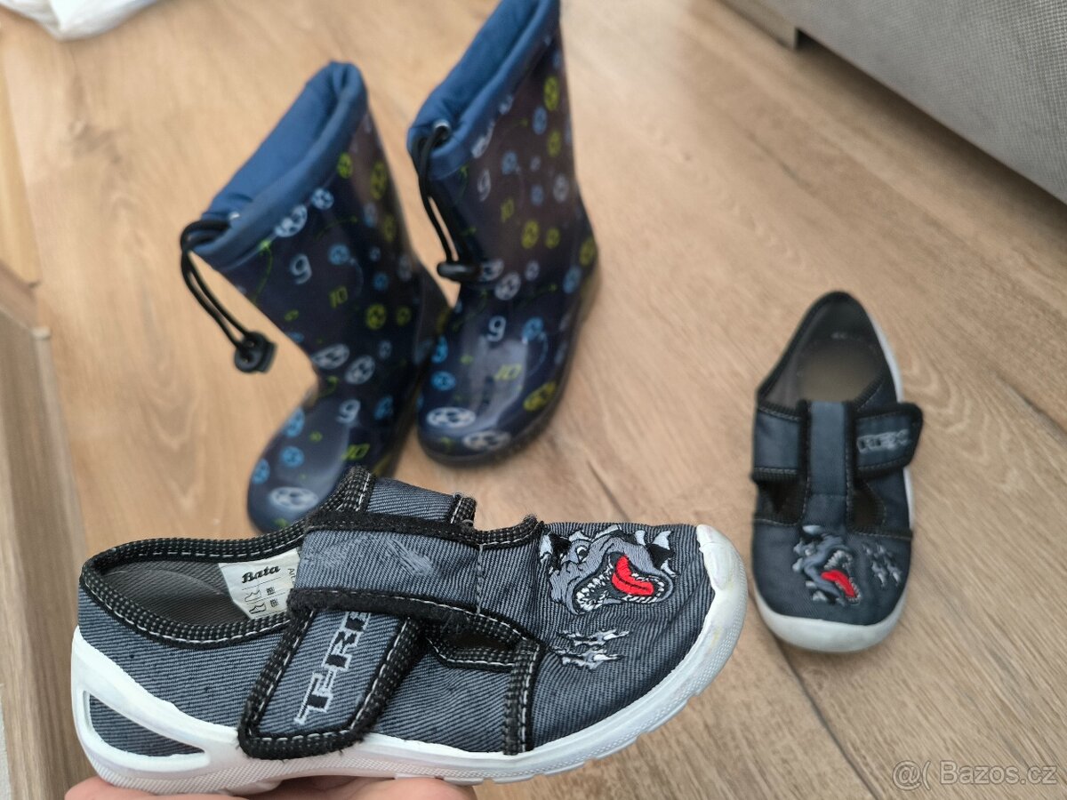 Dětské gumáky a přezůvky vel. 28