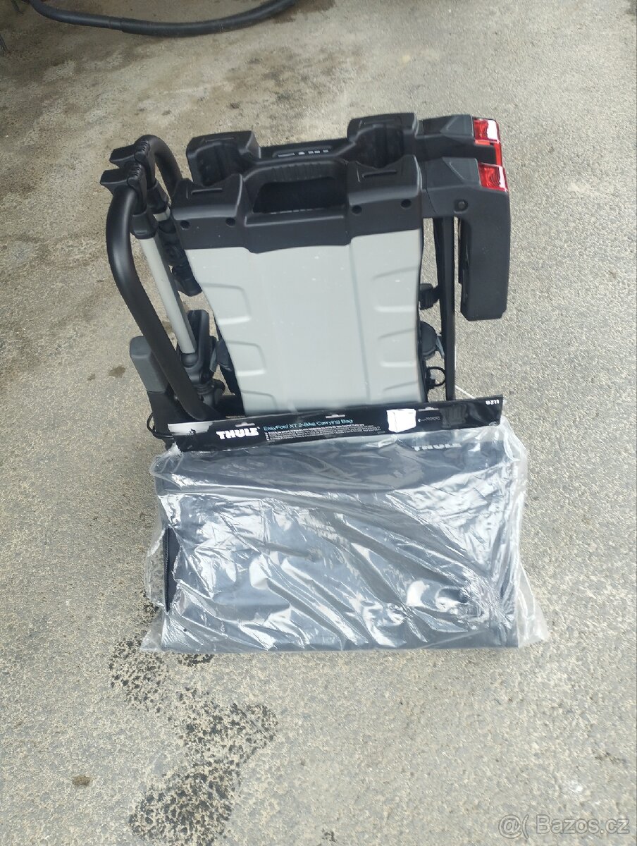 Držák na 2 kola na tažné Thule easyfold XT 933 plus taška