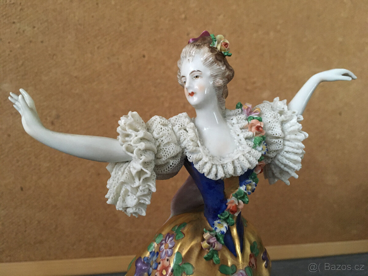 Porcelánová soška - panenka -Volkstedt