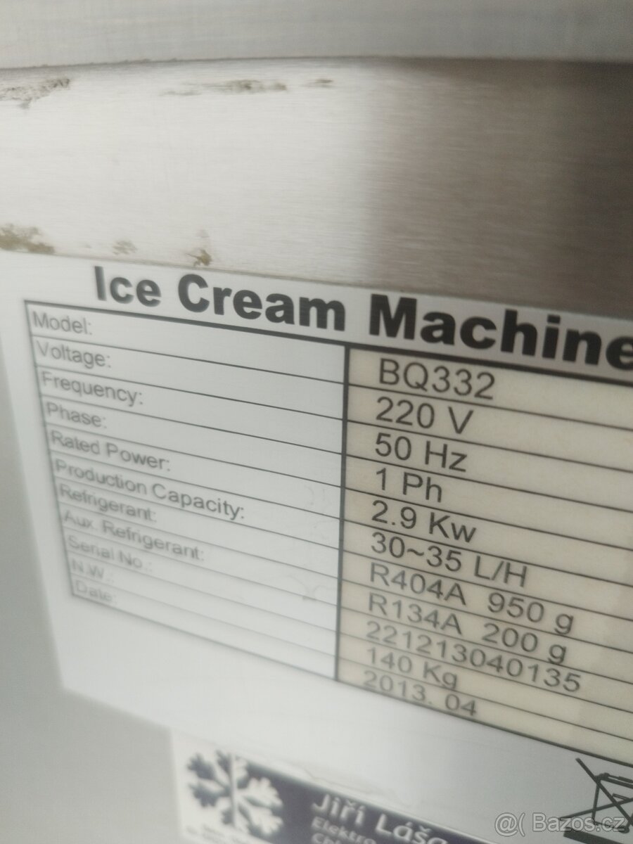 Zmrzlinak stroj na točenou zmrzlinu