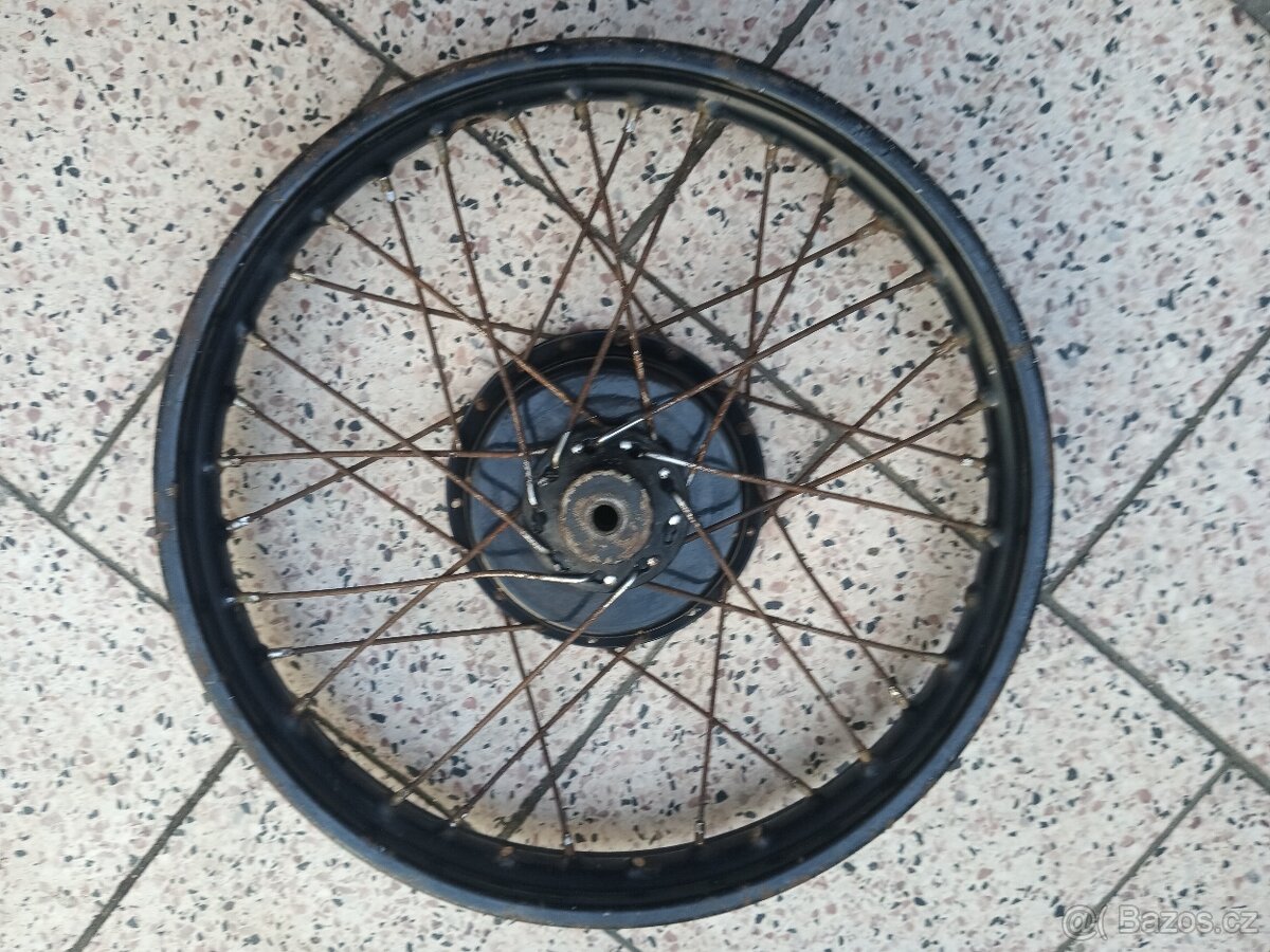 Jawa Pérák - náboj př. kola + ráfek 16".