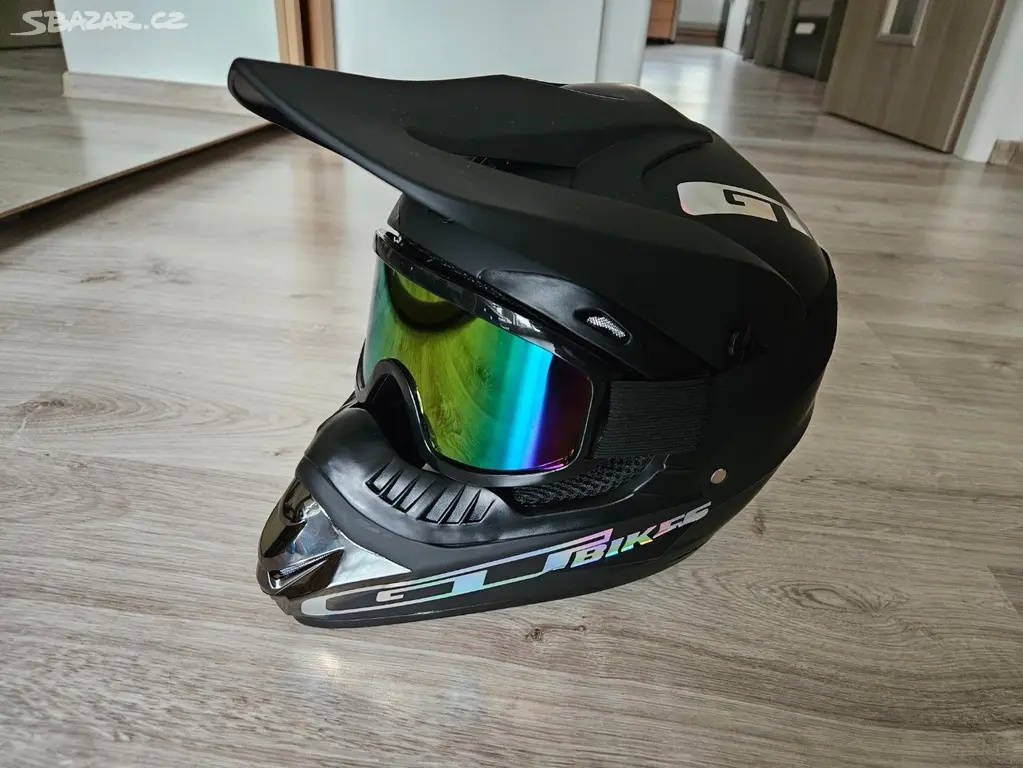 Nová Full Face přilba GT Bikes vel. M + brýle - Sleva