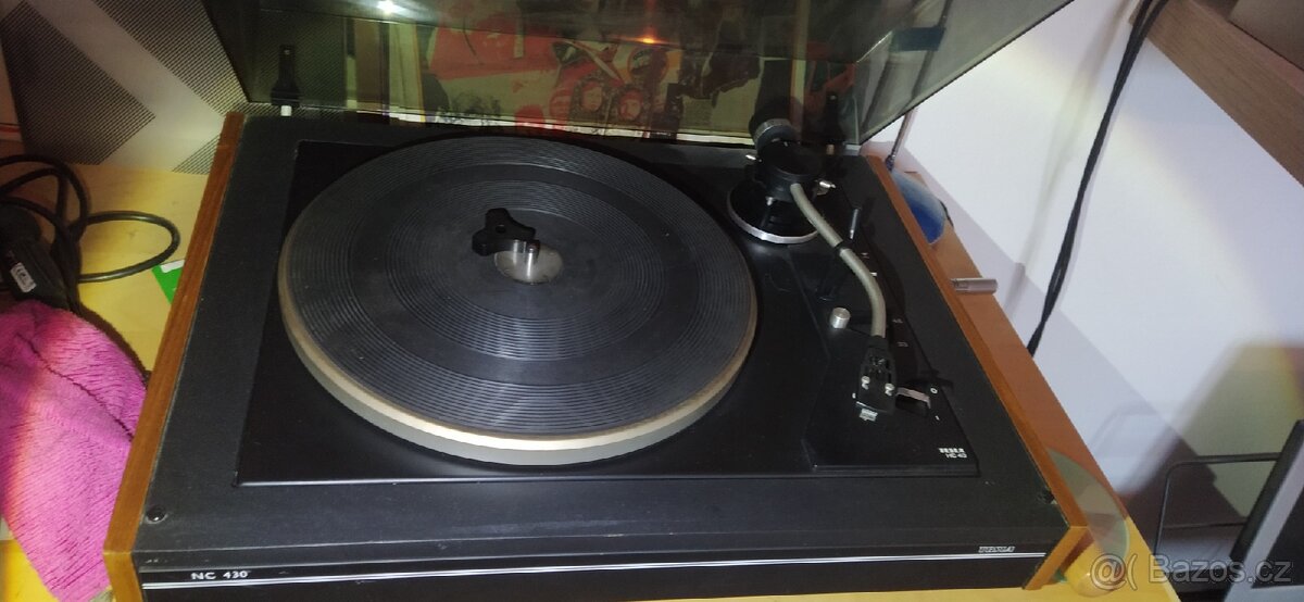 Gramofon Tesla NC 430