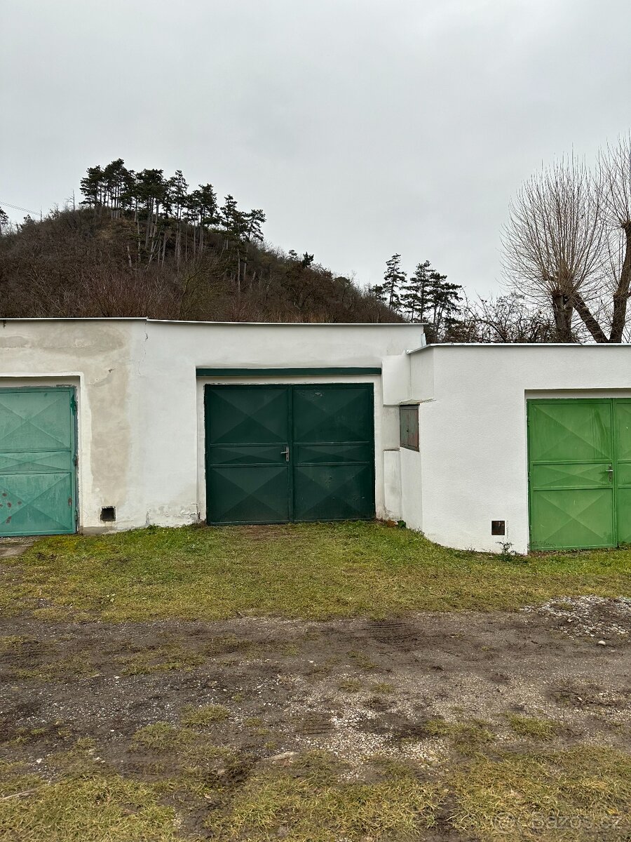 Garáž 27m2 Králův Dvůr/Beroun, Elektřina