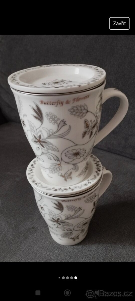 Dva pěkné hrnky se sítkem a podšálkem