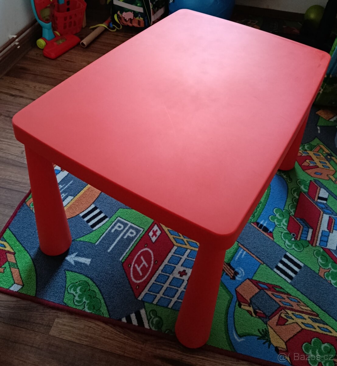 Dětský stoleček z Ikei