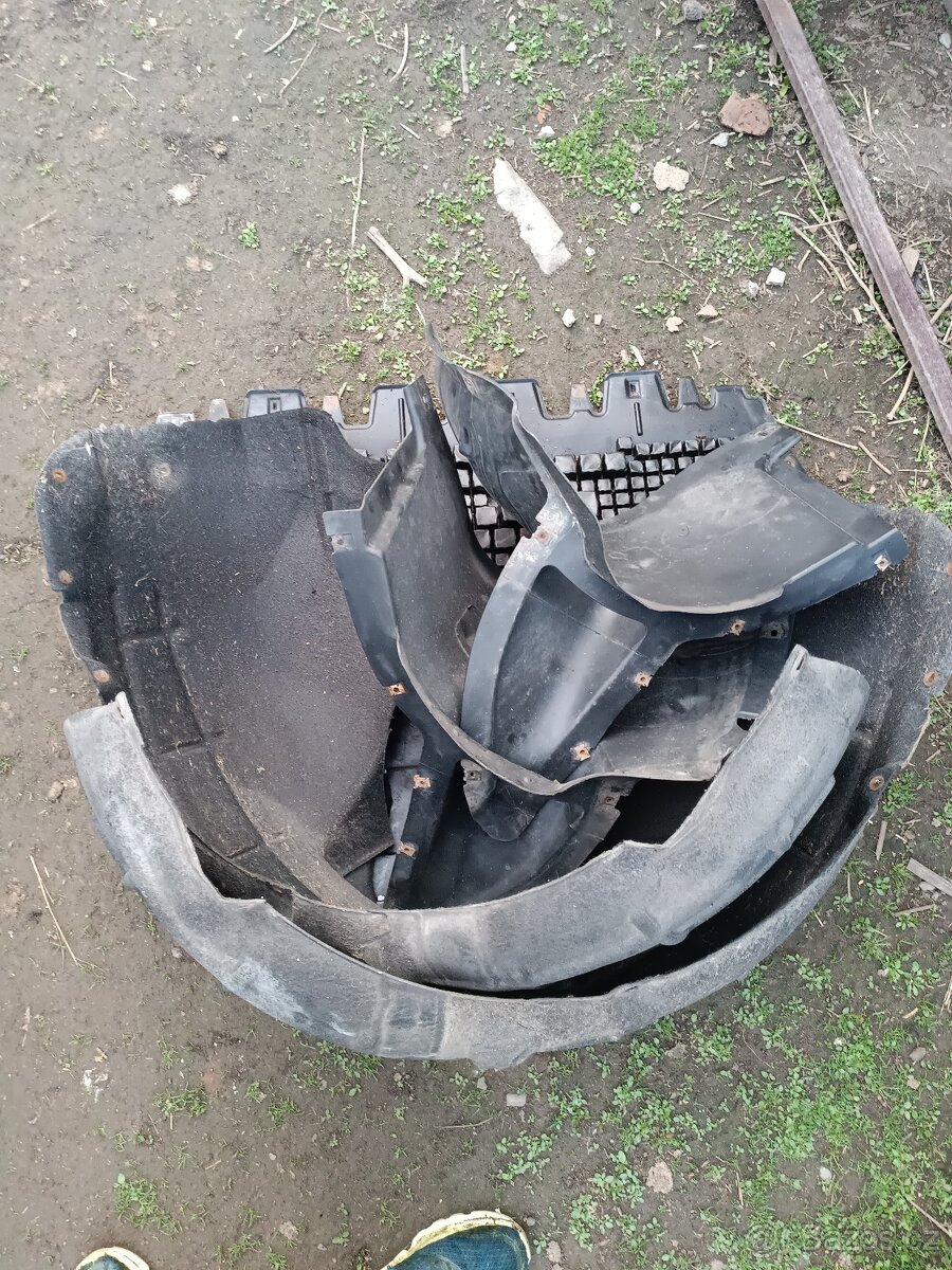 Prodám přední podběhy Octavia 2