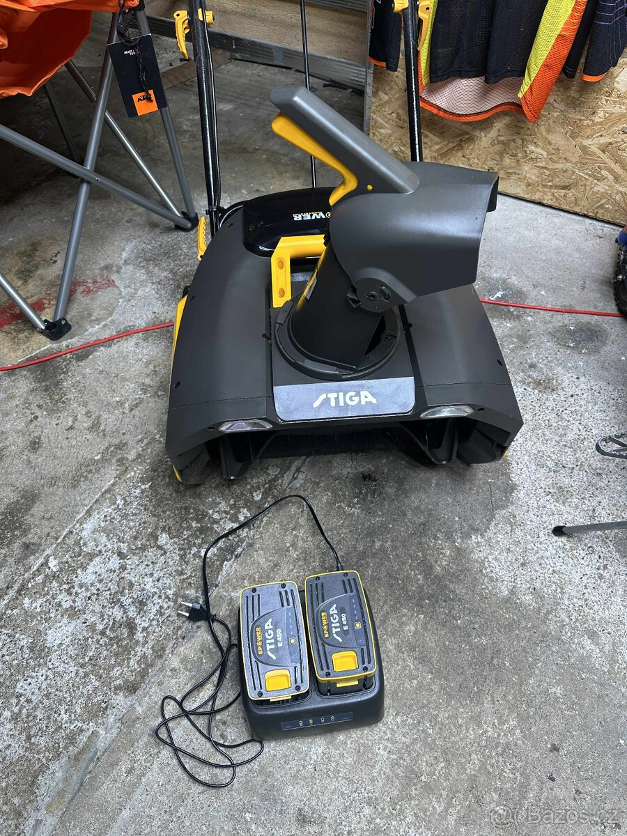 Sněhová fréza AKU