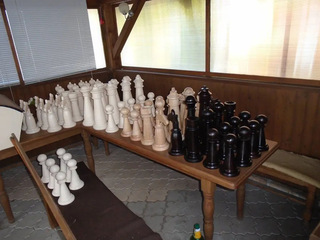 Zahradní šachy dřevěné Nové