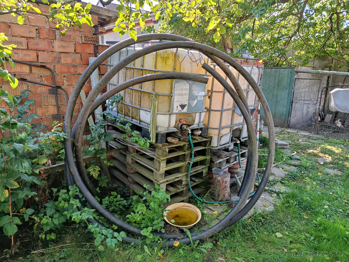 plastová trubka silnostěná