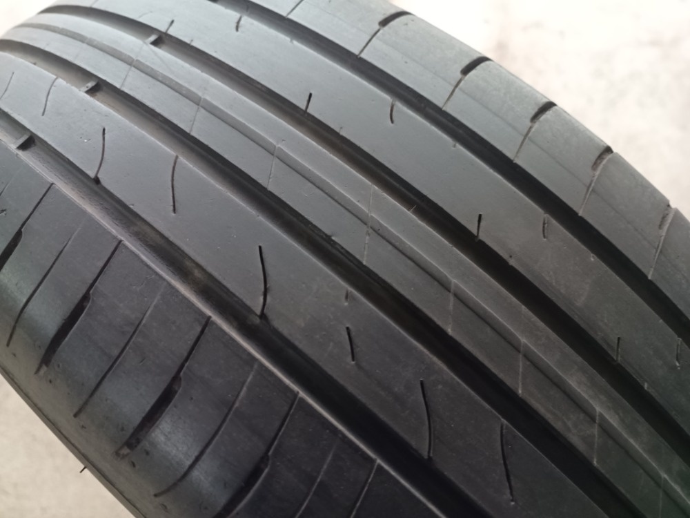215/60 R17 GOODYEAR (3524)
