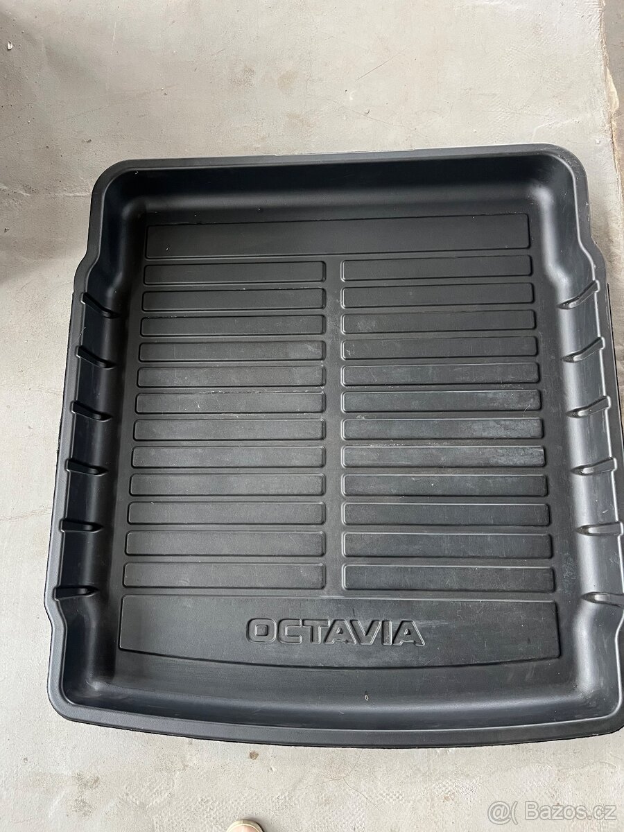 Plastová vana Octavia III. liftback