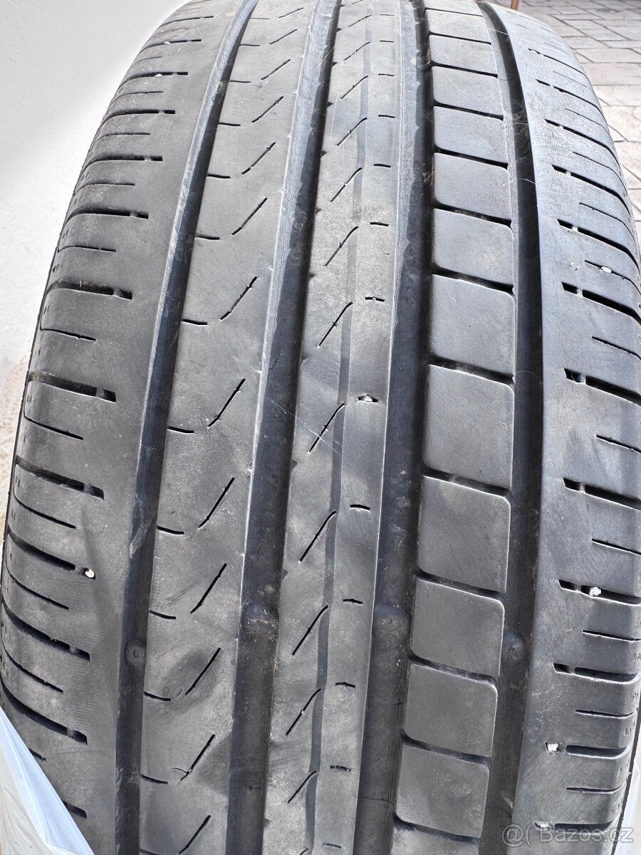LETNI PNEU 235/45/20 PIRELLI -