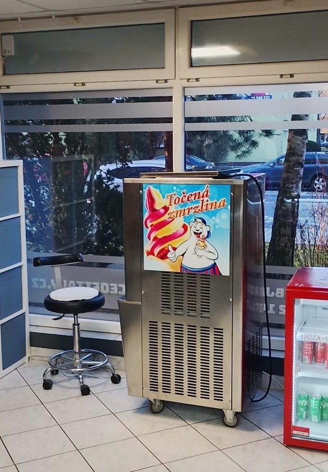 Zmrzlinový stroj BQ 332