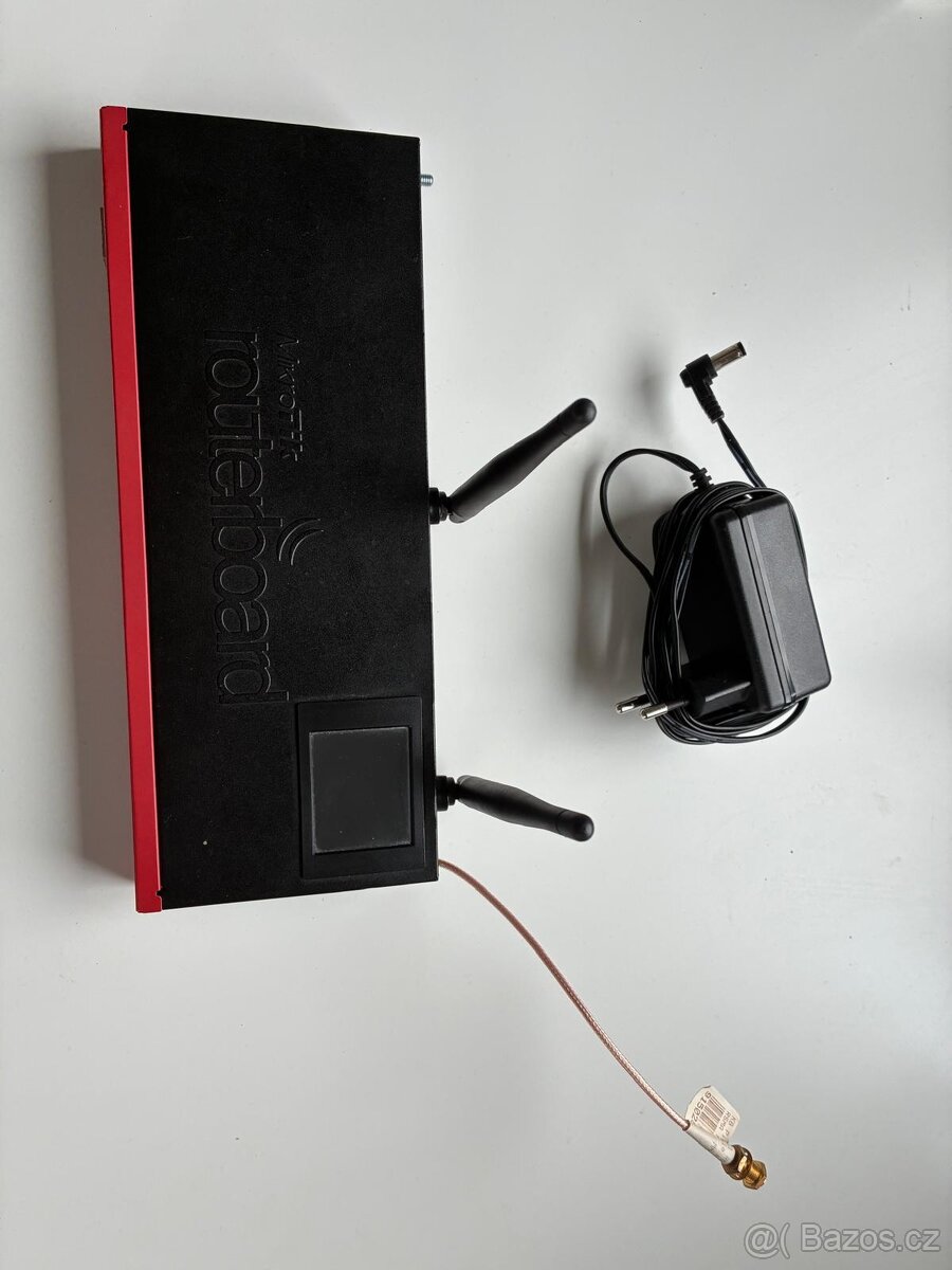 MikroTik router RB2011UiAS-2HnD-IN