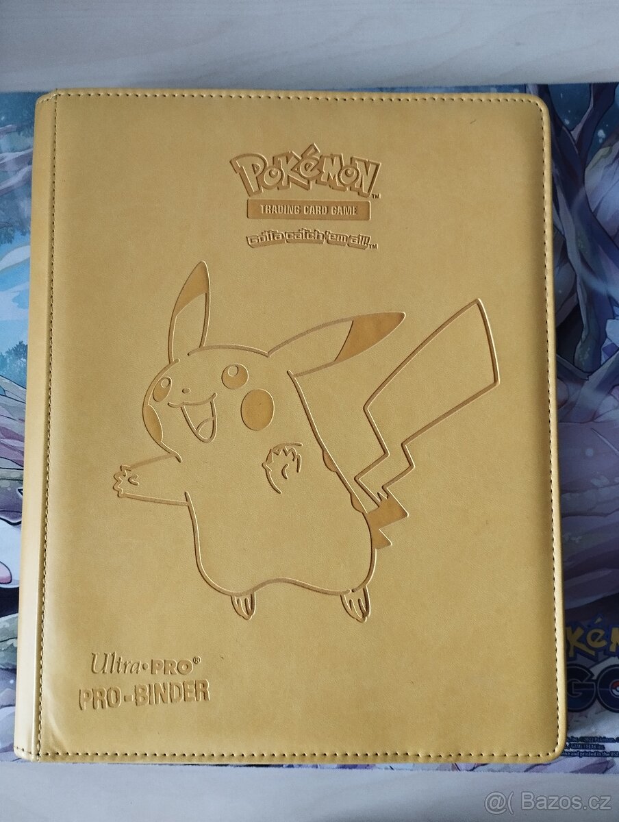 Pokémoni kartičky a albem