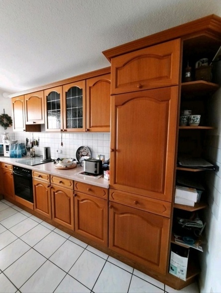 Velká kuchyňská linka z dubu, tvar L, vč. spotřebičů, 3773