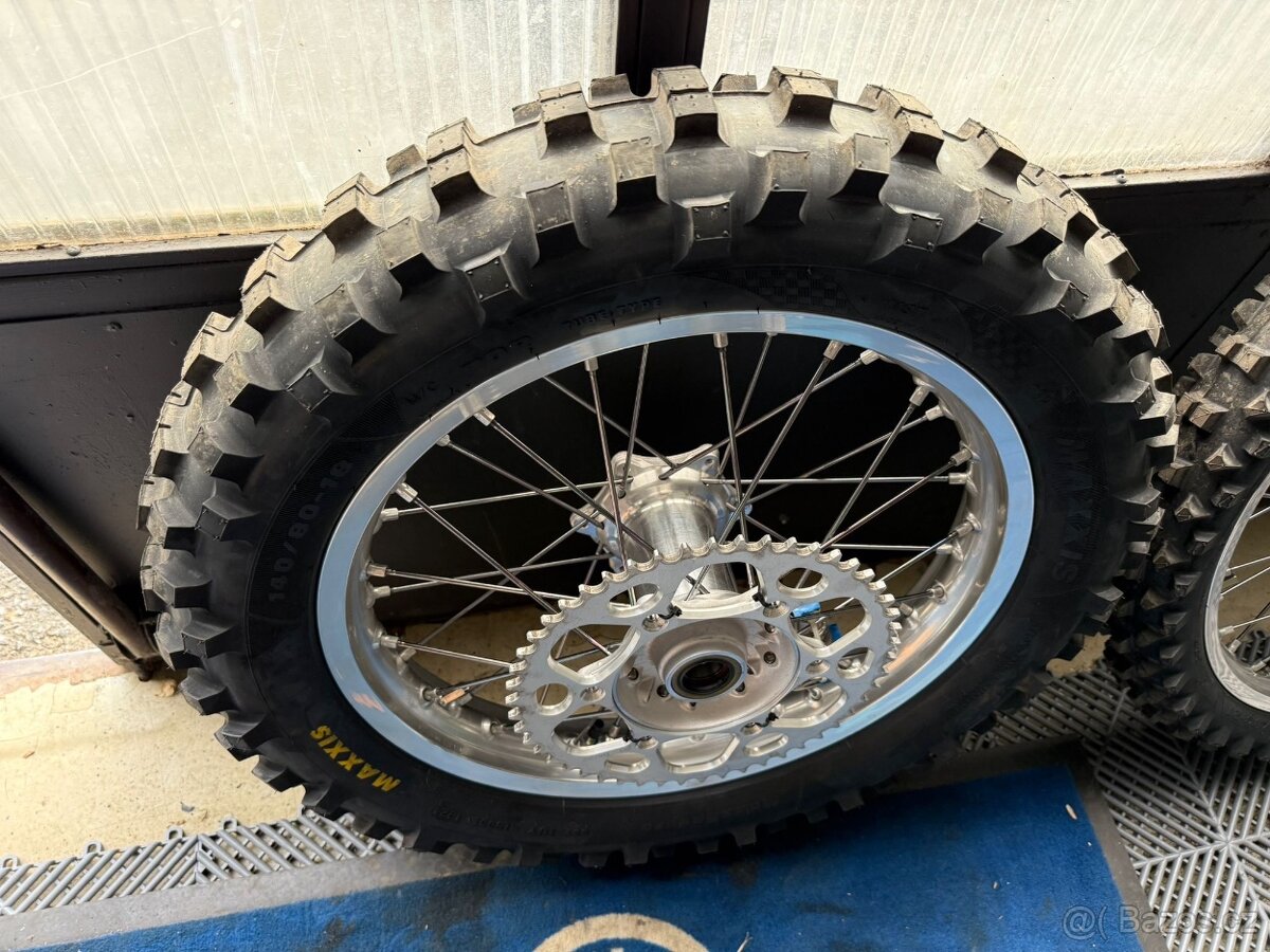 Kola ktm 21/18